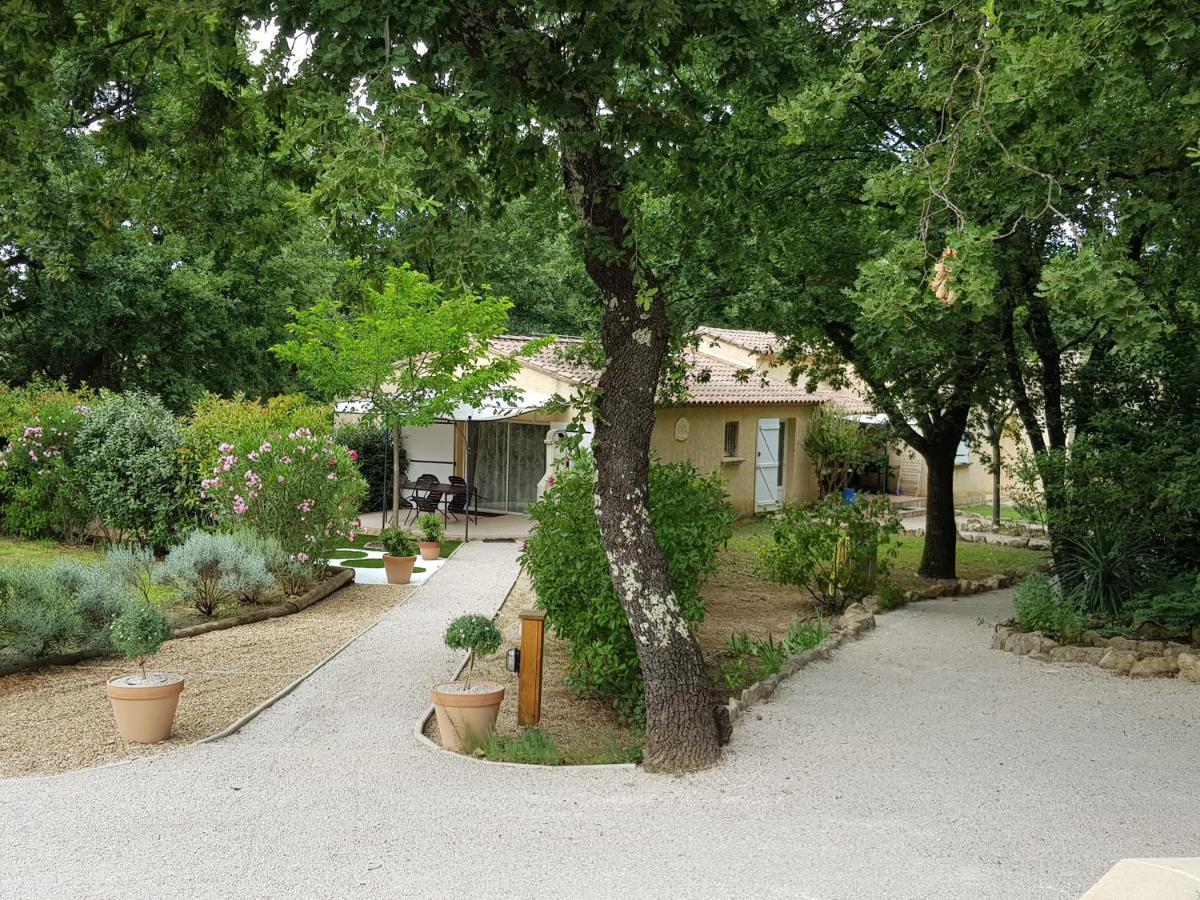 Les Gîtes de l'Arbousier Quissac  Extérieur photo