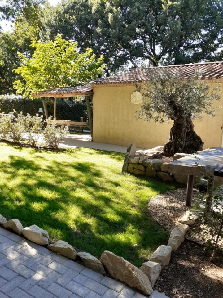 Les Gîtes de l'Arbousier Quissac  Extérieur photo